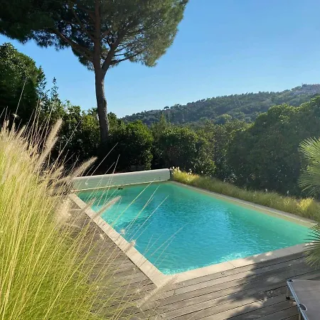 Πλωτό κατάλυμα Villa Les Issambres, 5 Pieces, 8 Personnes - Fr-1-632-12